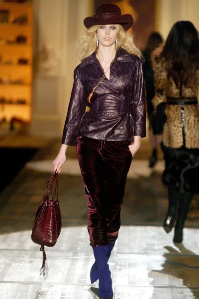 Look 11